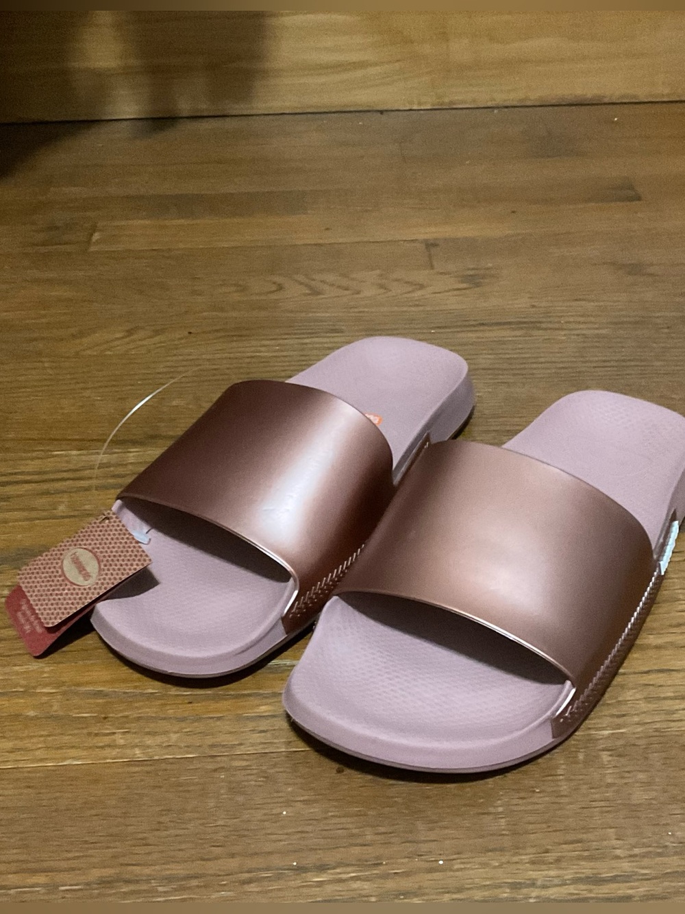 Havaiianas Super Soft Slides. Crocus Rose (Rose Gold). New! Men’s 9/10.